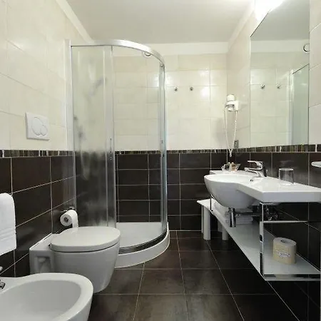 Lido Hotel 4*