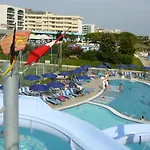 Lido 4*