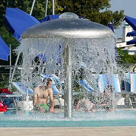 Lido فندق