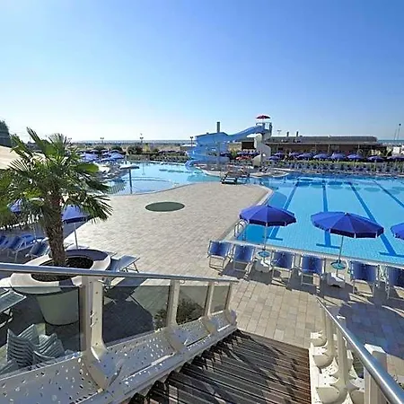 فندق Lido 4*